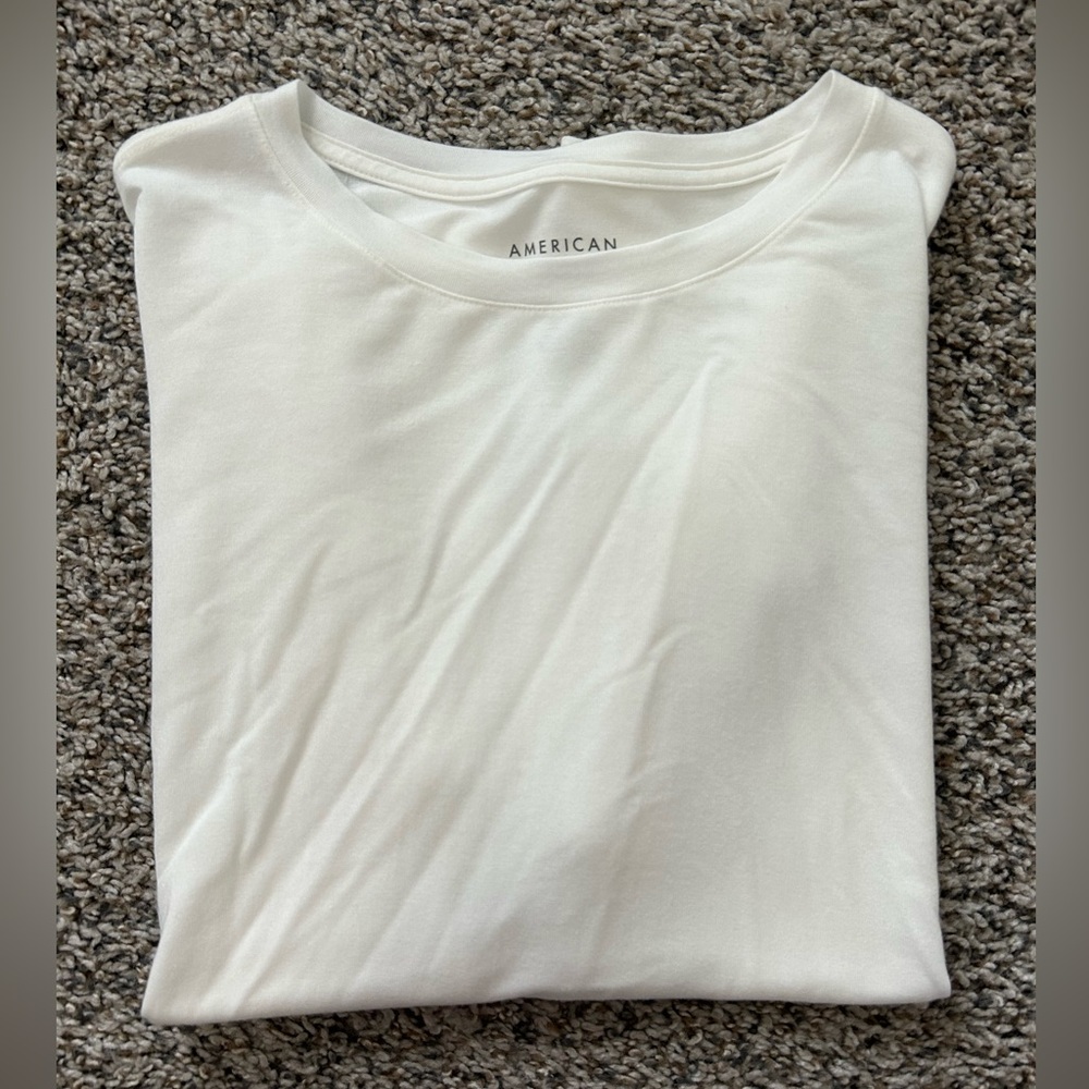 LIKE NEW American Eagle Soft & Sexy Tee